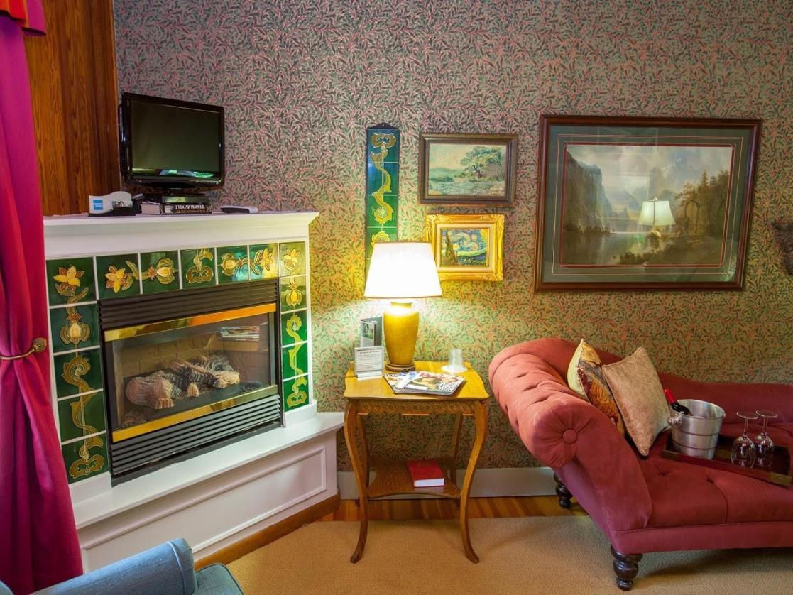 The Fairlawn Bed & Breakfast
